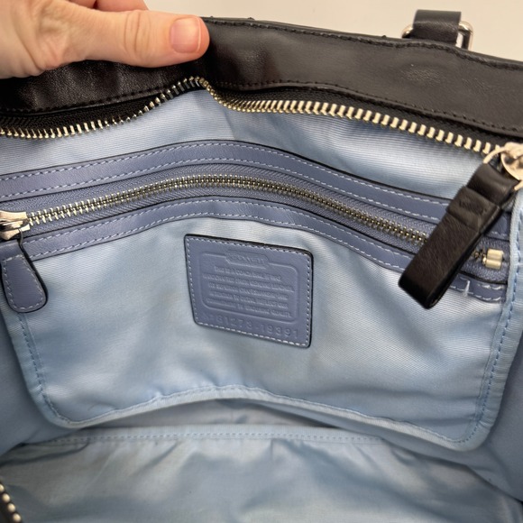 Coach Hamptons Weekend Perforated Tote Black Cream Leather Large Shoulder Bag - Picture 16 of 16